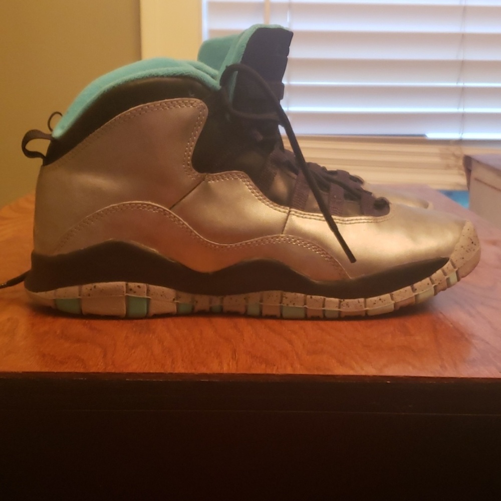 Air Jordan 10 Retro 30th BG
“Lady Liberty”